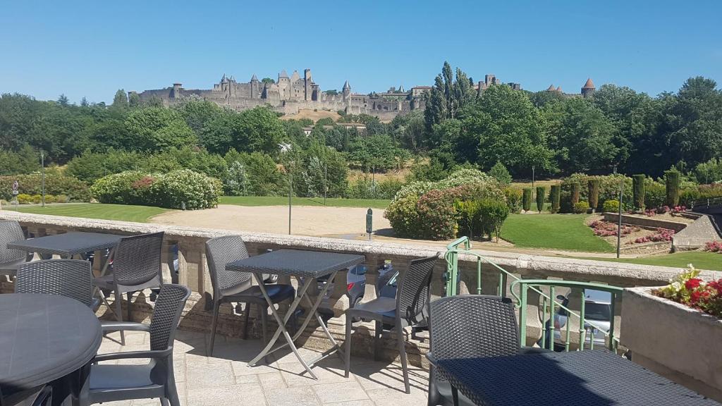 Carcassonne Guesthouse Bed and Breakfast view castle